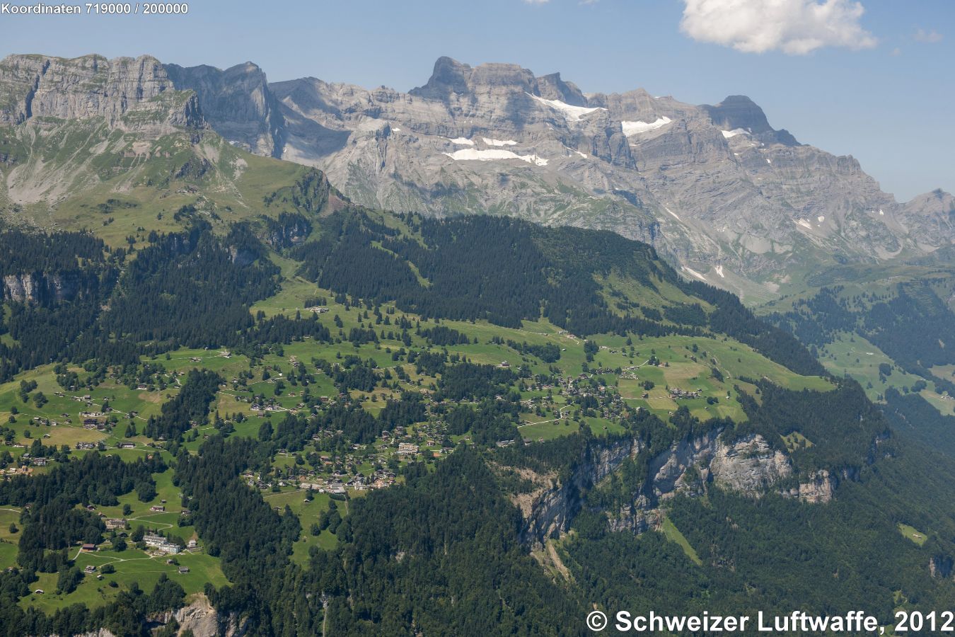 Braunwald; Mitte oben im Bild: Bächistock (1)